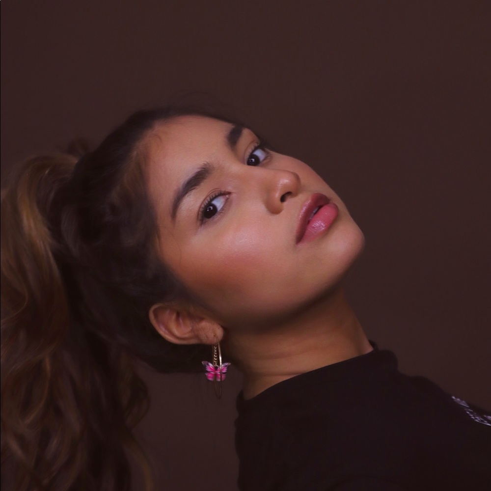 Meet your Posher, Nicole Illera :)